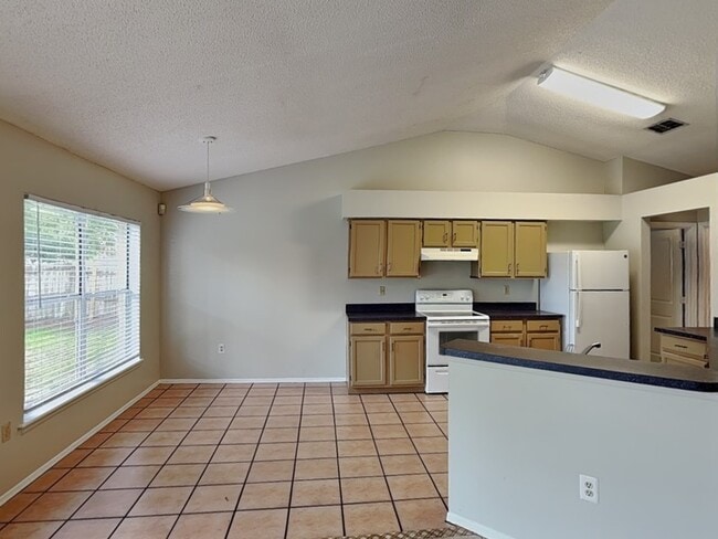 1618 Cassingham Cir, Ocoee, FL 34761 - photo 2