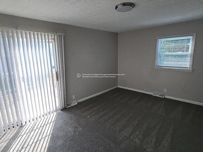 2522 E 33rd St, Lorain, OH 44055 - photo 6