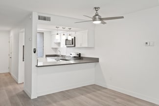 712 S Fernwood St Unit 11, West Covina, CA 91791