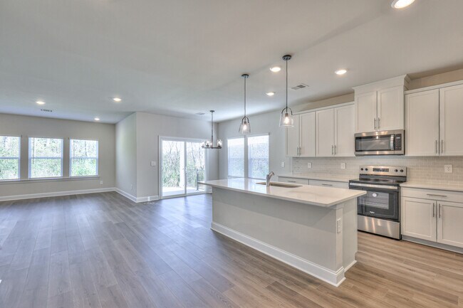 1247 Bluffton Cir, Clarksville, TN 37043 - photo 6