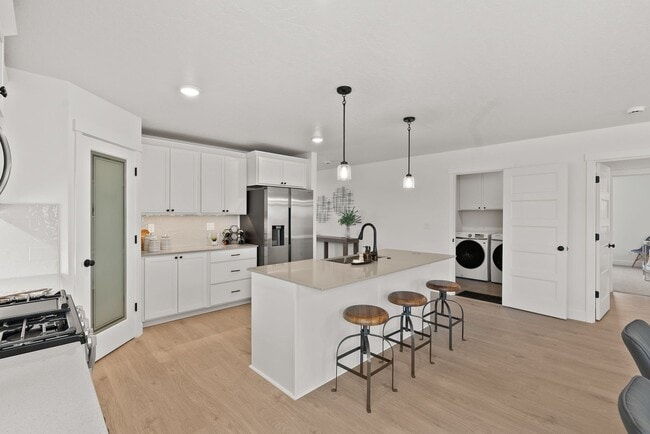 902 E Kinsley Ave, Hermiston, OR 97838 - photo 3