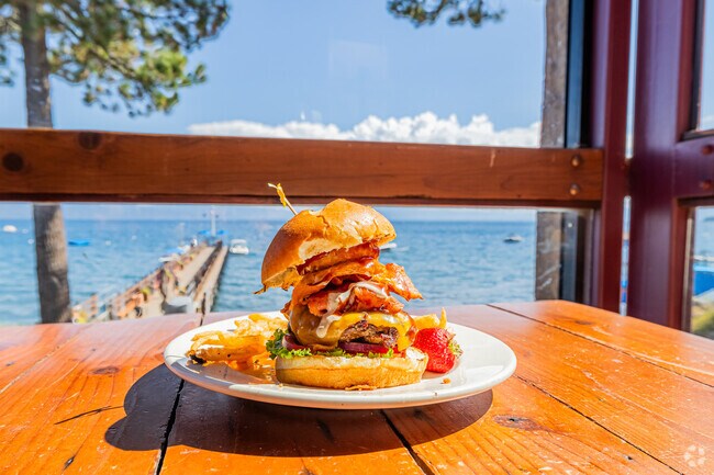 A bacon cheeseburger on the Lake from Gar Wood Grill.