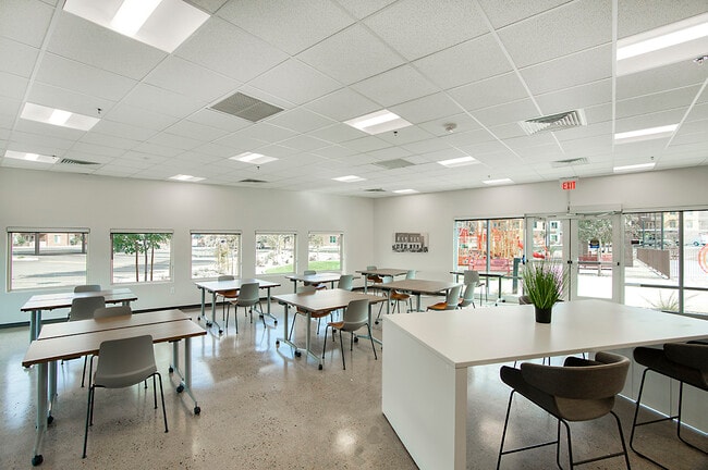 Centerline on Glendale Phase II, Glendale, AZ 85301 - photo 5