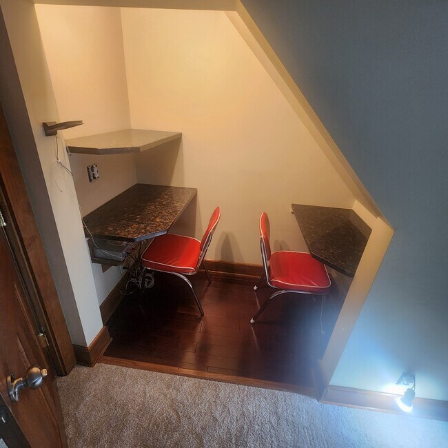 807 Starkweather Ave, Cleveland, OH 44113 - photo 5