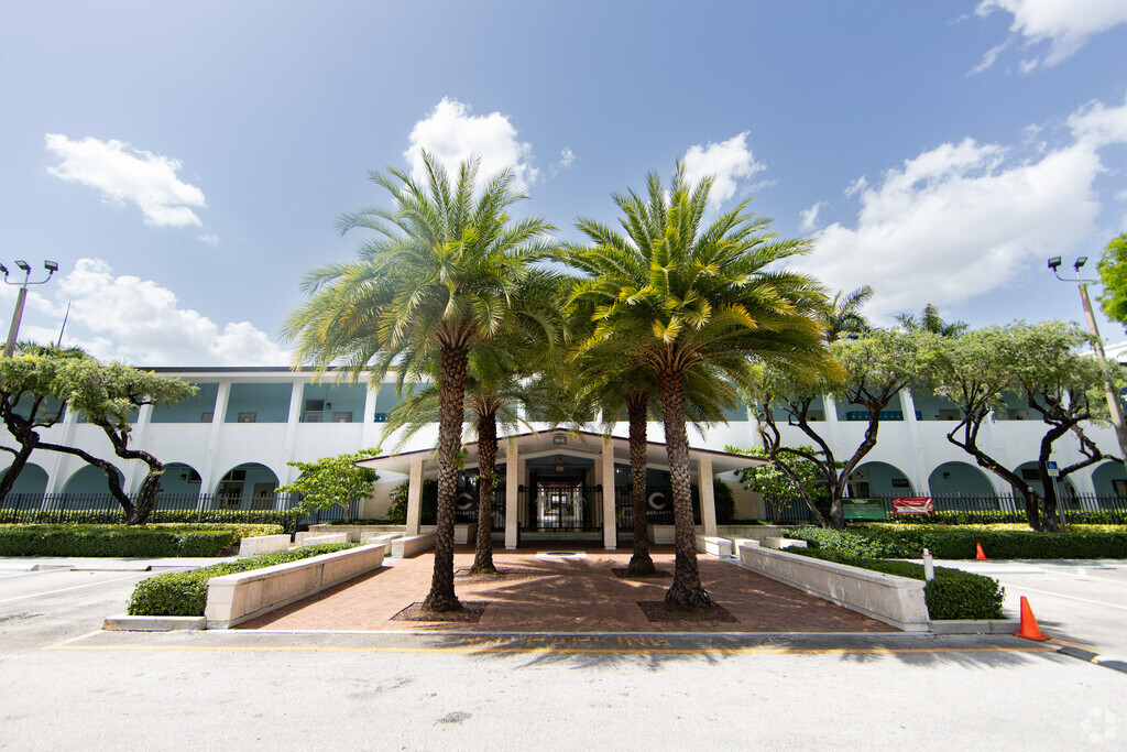 Christopher Columbus High School, Miami FL Rankings & Reviews - Homes.com