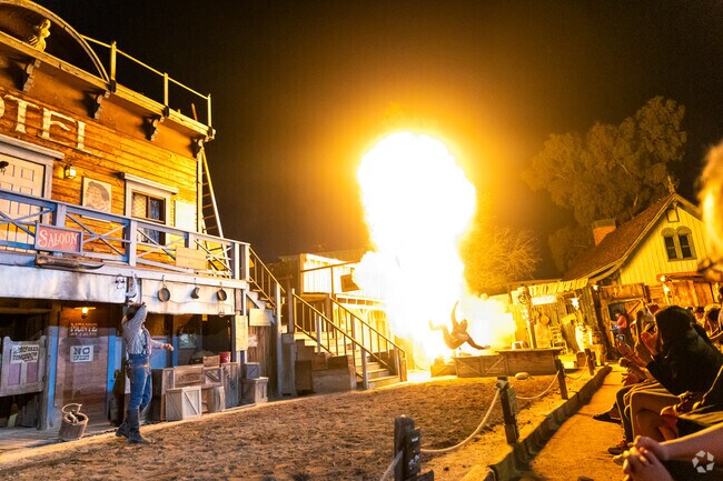The Pistoleros Wild West Show is Arizona’s best action-packed Western stunt show!