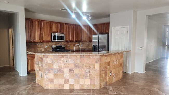 2-Tier Breakfast Bar