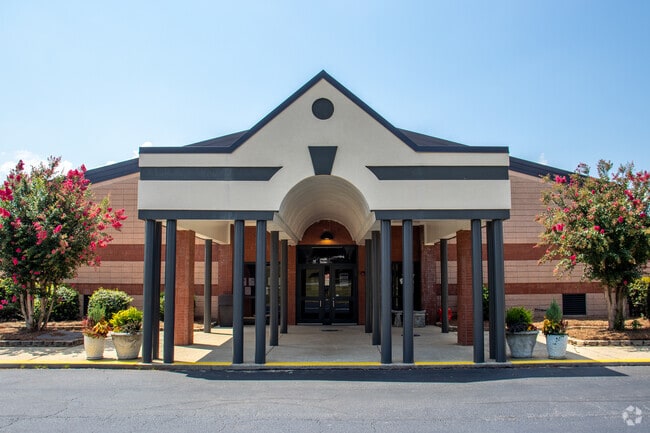 Cartersville Elementary School
provides education in the neighborhood of Cartersville.