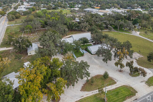Sunnyside Mennonite School has 15 students in grades K-12.