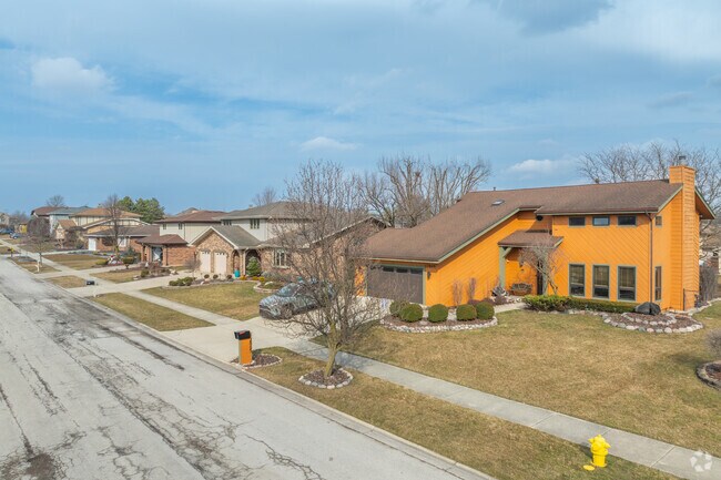 Palos Park West has a small community feel.