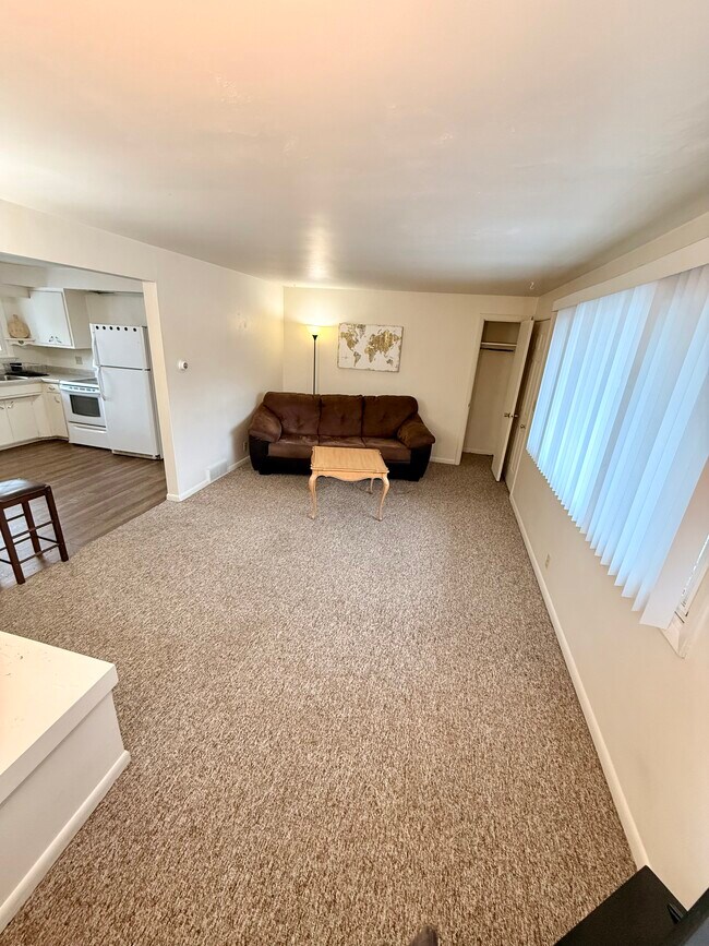 310 Poplar St unit Lower Unit A, Wisconsin Rapids, WI 54494 - photo 4