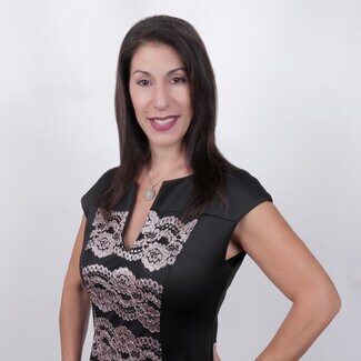 Enza Helwani
