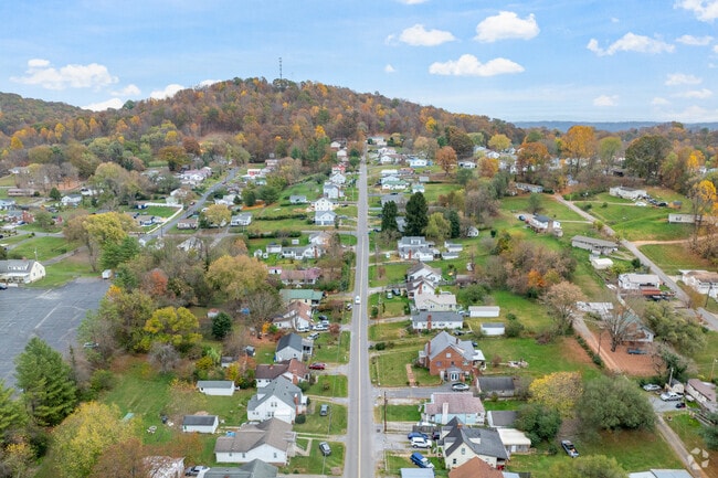 Homes in Lynn Garden sit amongst the foothills.