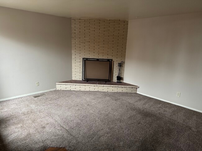 2059 N 250 W unit 3, Sunset, UT 84015 - photo 5