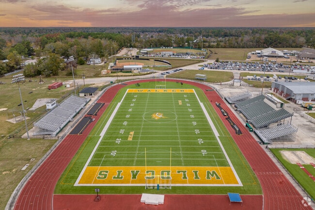 Walker High School sports teams are known as the Wildcats.