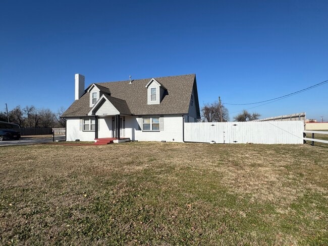 6007 NW 32nd St, Bethany, OK 73008 - photo 2