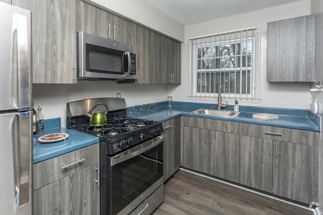 RCI Shelbourne, Detroit, MI 48203 - photo 6