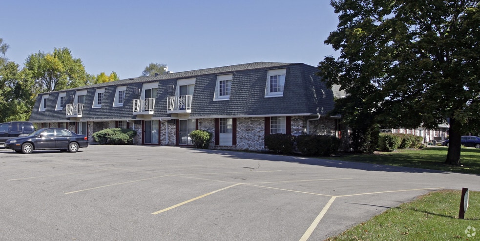 Colony Court Apartments LLC, Beloit, WI 53511 - photo 1