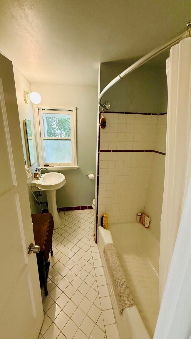 941 Robinson St unit 941 half, Los Angeles, CA 90026 - photo 7