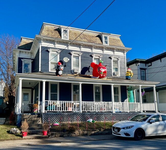19 Bunn St unit 1 bed Upper, Amsterdam, NY 12010 - photo 2