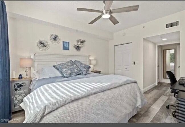 1840 Florida Club Cir unit Napoli Luxury Condom, Naples, FL 34112 - photo 5