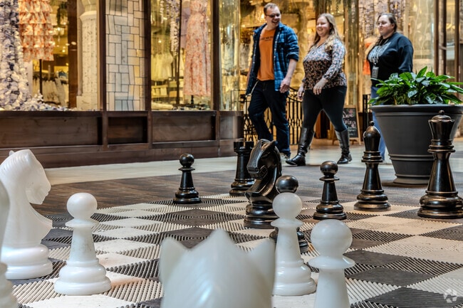 Polaris Shopping Mall offers stores, restaurants and activities for the whole family.