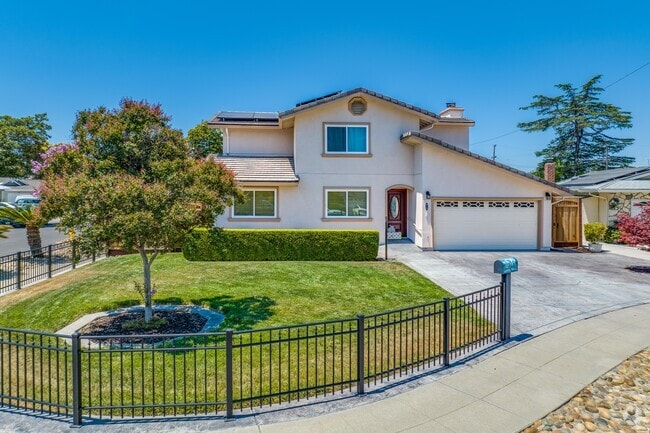 Higher priced homes come in two-story, single-family varieties of traditional ranch.