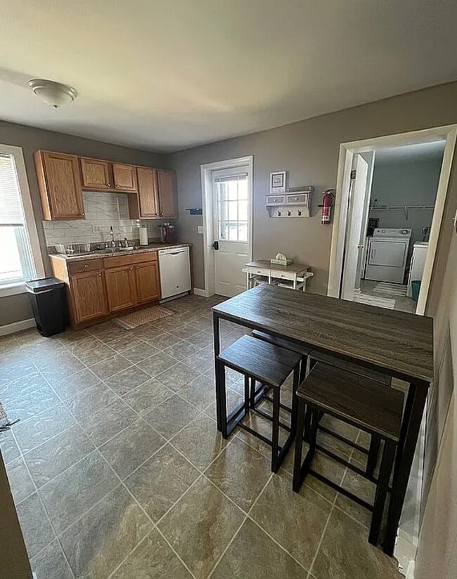 533 N 2nd St unit 2, Wormleysburg, PA 17043 - photo 5