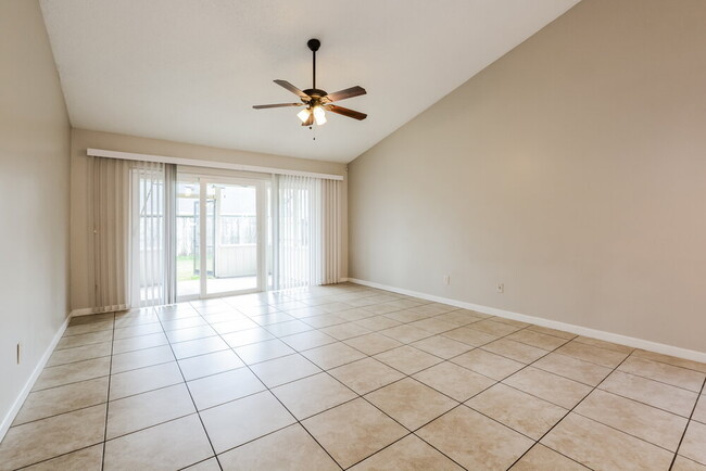 1006 Burnett St, Oviedo, FL 32765 - photo 3