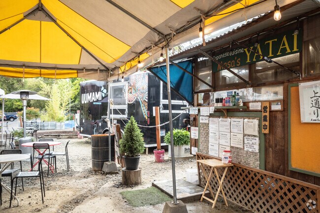 Friendly Garden food trucks in the Friendly Neighborhood in Eugene, OR.
