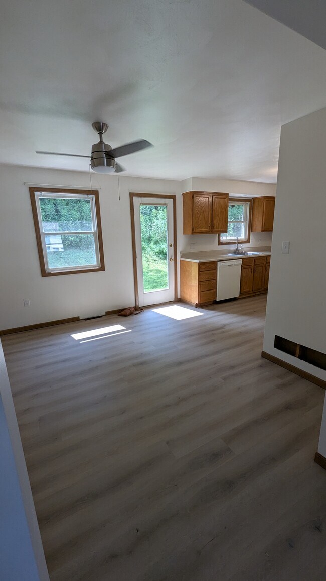 124 Duquesne Blvd, New Kensington, PA 15068 - photo 4