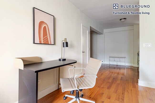 108 W 15th St unit FL4-ID1807, New York, NY 10011 - photo 4