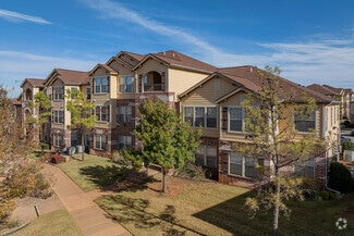 11308 SW 5th St, Yukon, OK 73099