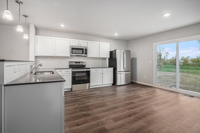 604 Arizona Blvd, Three Rivers, MI 49093 - photo 6