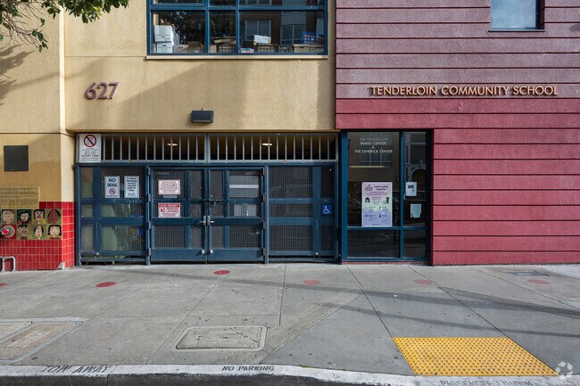 The Tenderloin Community School is walking distance from Civic Center Plaza.