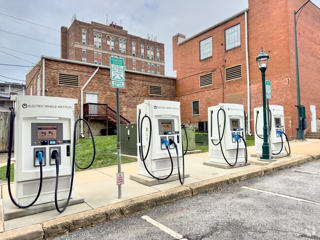 The Washington County Job Development Center assists students with vocational studies.