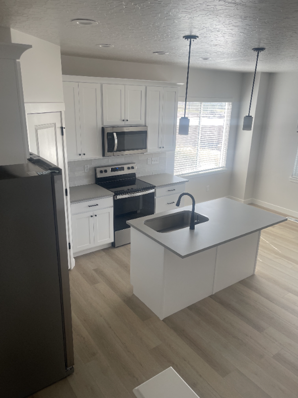4096 W Hillscape Cir, Lehi, UT 84045