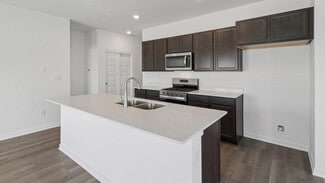 1055 Williamsburg St, Pingree Grove, IL 60140