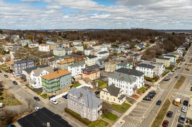 Hamilton is a residential neighborhood at the top of Grafton Hill and has a mix of single and multifamily homes.
