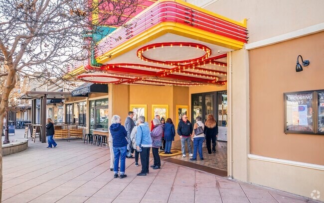 There are many entertainment options in the City of Brentwood.