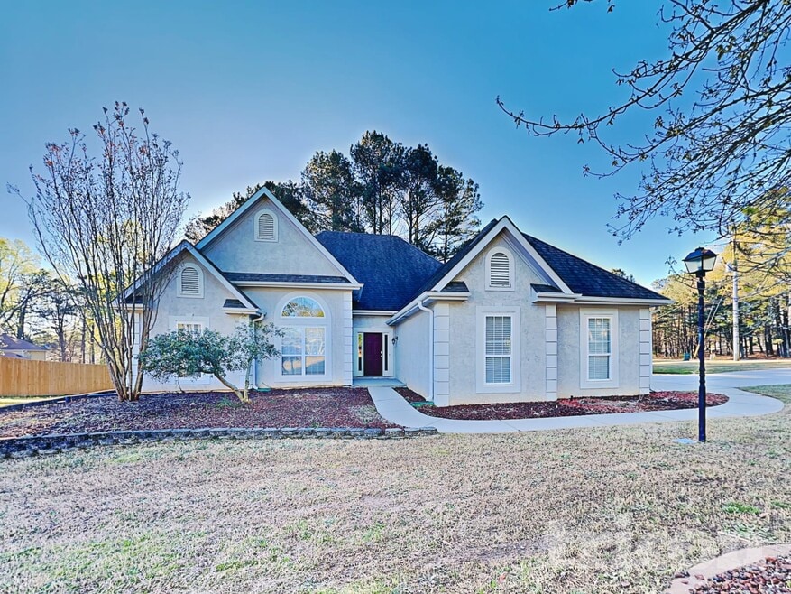 8018 Christian Ct, Jonesboro, GA 30236 - photo 1