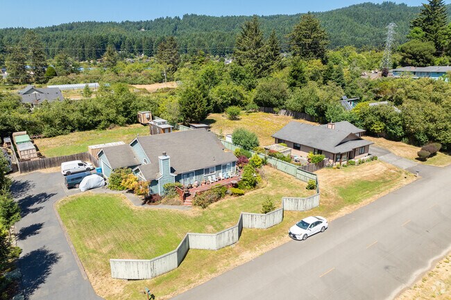 Bayside has a history of logging and agriculture contributing to the style and feel of the area.