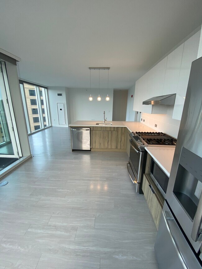 2369 N Lincoln Ave unit 1113, Chicago, IL 60614 - photo 6