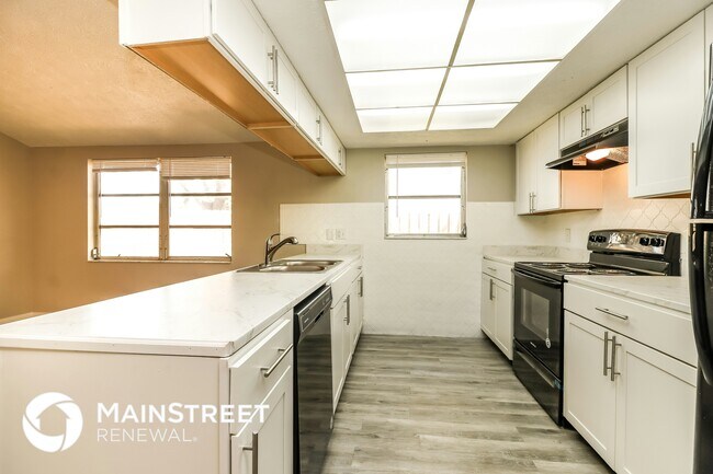 2105 Sugarbush Dr, Holiday, FL 34690 - photo 5