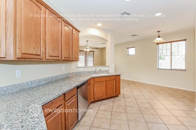 17682 W Cavedale Dr, Surprise, AZ 85387 - photo 7