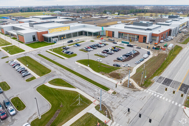 Homestead High School has a student-teacher ratio of 19 to 1.