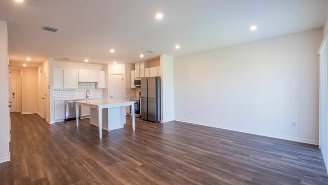 32094 Eastern Redbud Branch, San Antonio, FL 33576 - photo 6