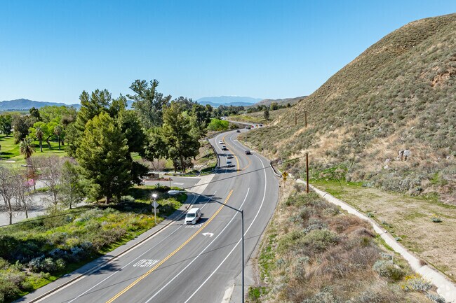 Gilman Springs Rd connects the Heritage neighborhood of San Jacinto to nearby cities.