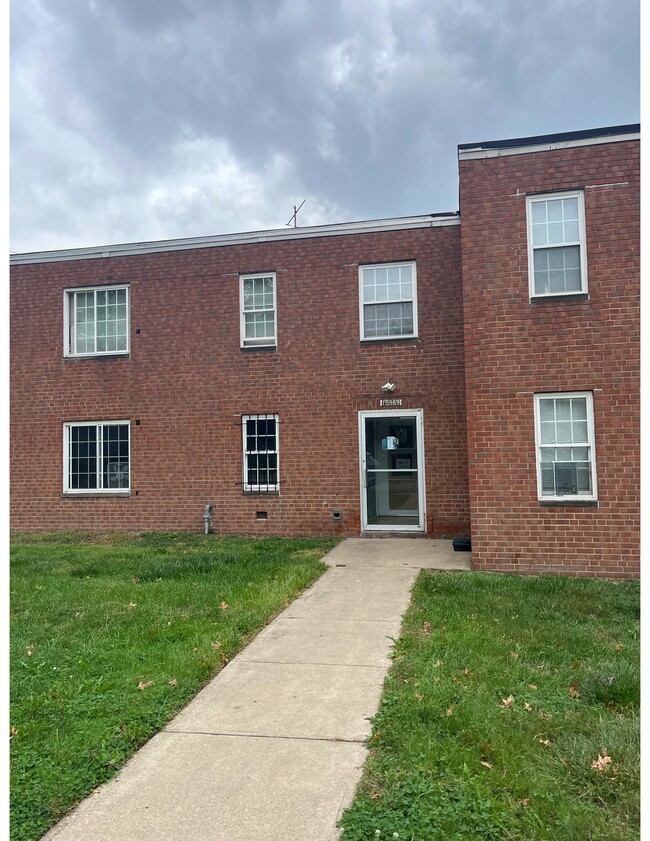 1950 Nelawood Rd Unit 65-201, East Cleveland, OH 44112