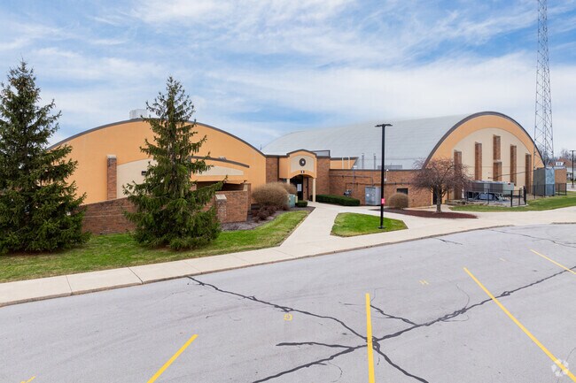 Ossian Elementary School receives an overall Niche grade of B.